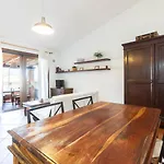Ella\'S Flat